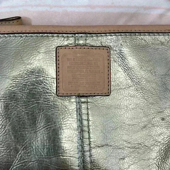 Coach wristlet used - Picture 2 of 3